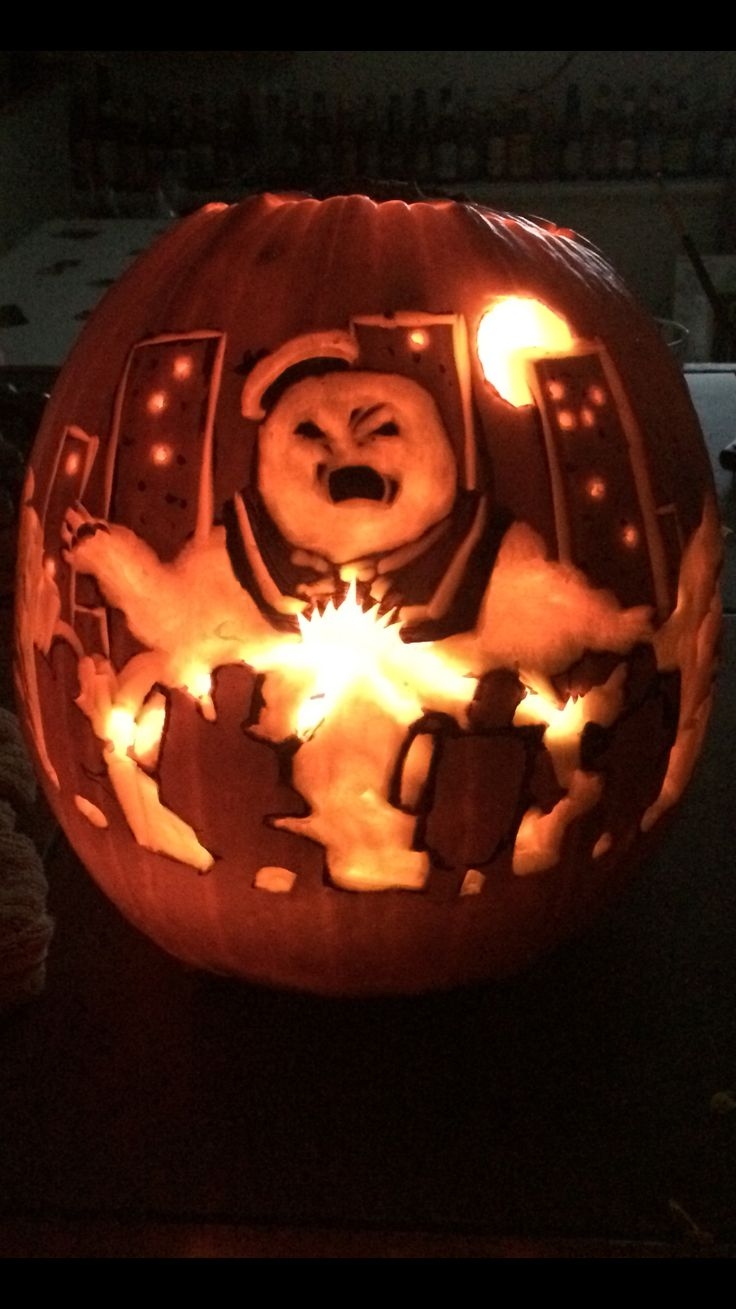 Pumpkin Carving Ghostbusters Fighting The Stay puft Marshmallow Man 